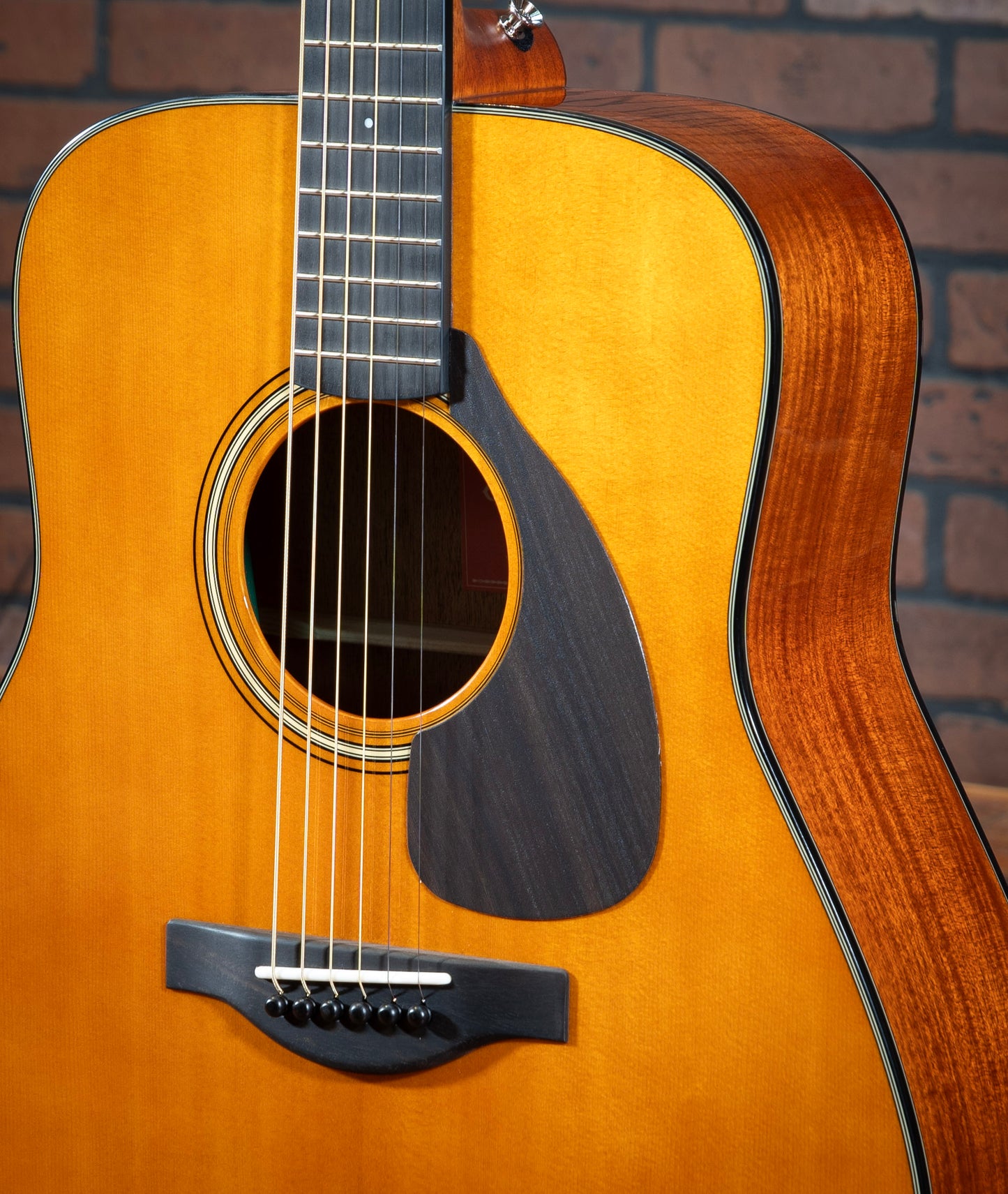 Yamaha FGX5