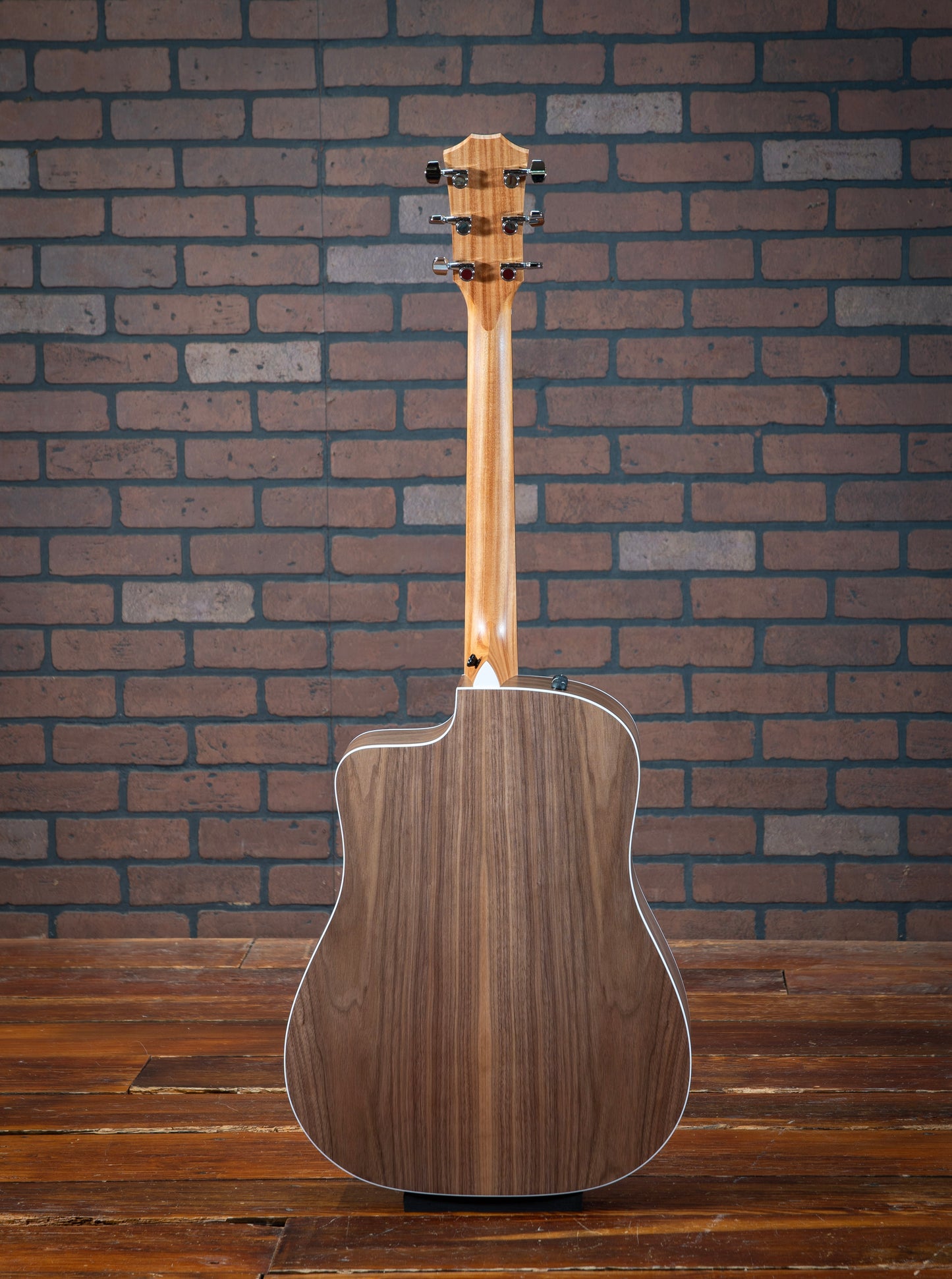 Taylor 210ce