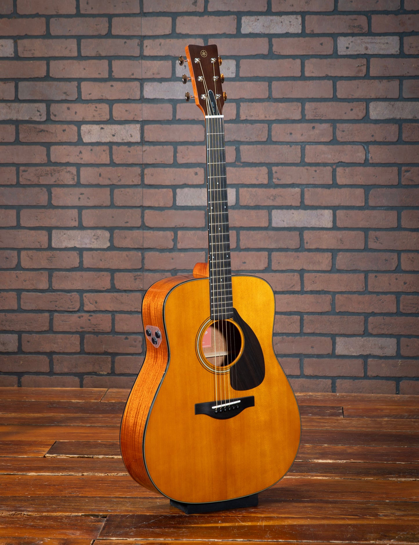 Yamaha FGX5