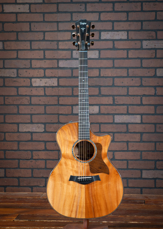 Acoustic Taylor 724ce Hawaiian Koa Guitar with Grand Auditorium design