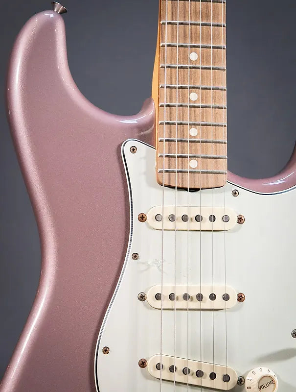 Fender Vintera '60s Stratocaster Modified Burgundy Mist Metallic