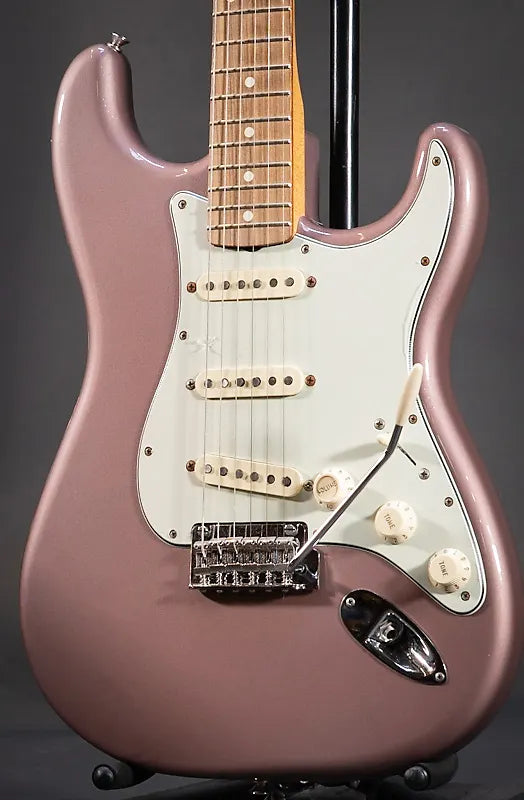 Fender Vintera '60s Stratocaster Modified Burgundy Mist Metallic