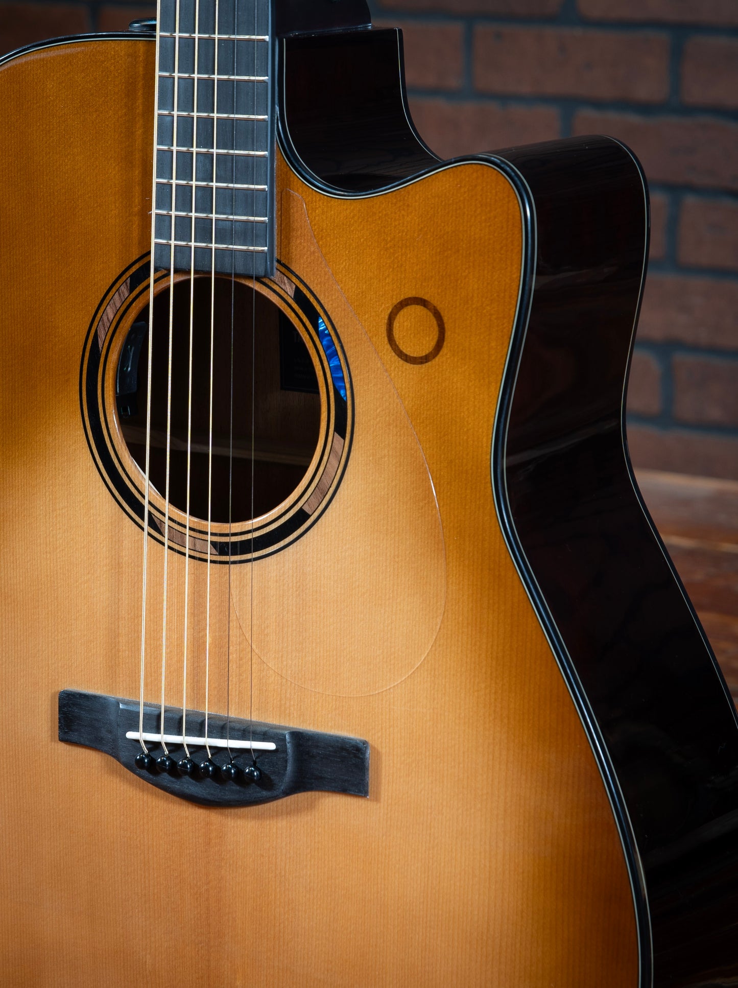 Yamaha TAG3C Sandburst Transacoustic Guitar