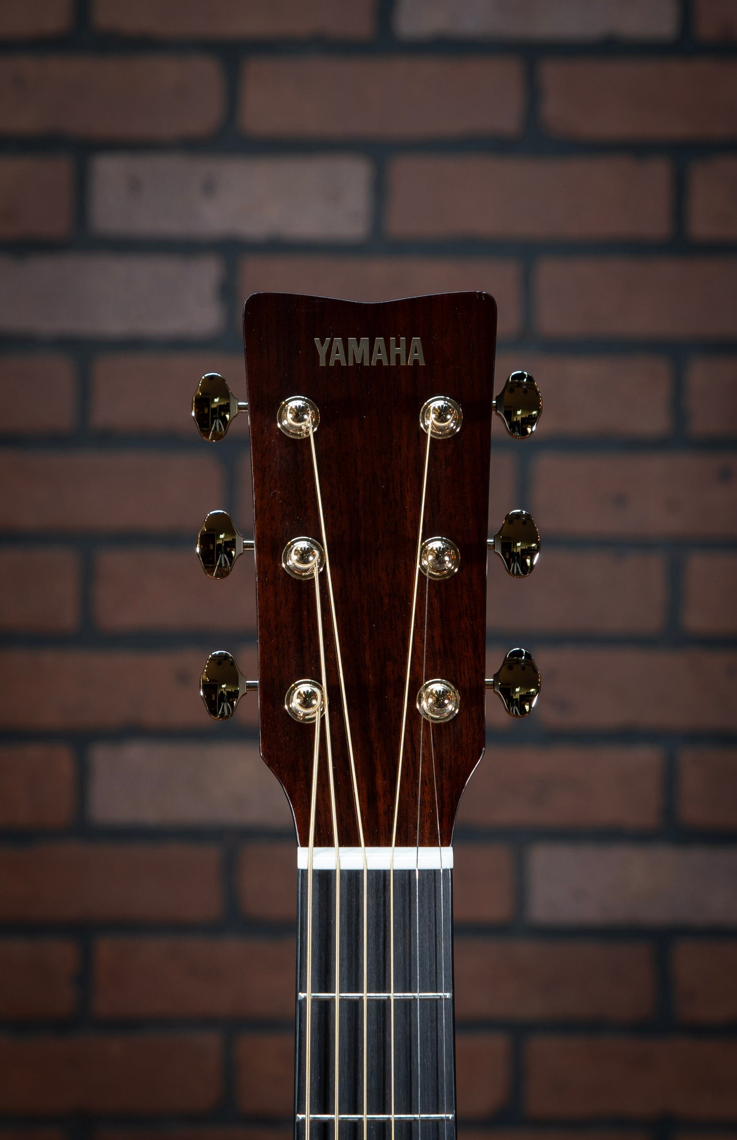Yamaha TAG3C Sandburst Transacoustic Guitar