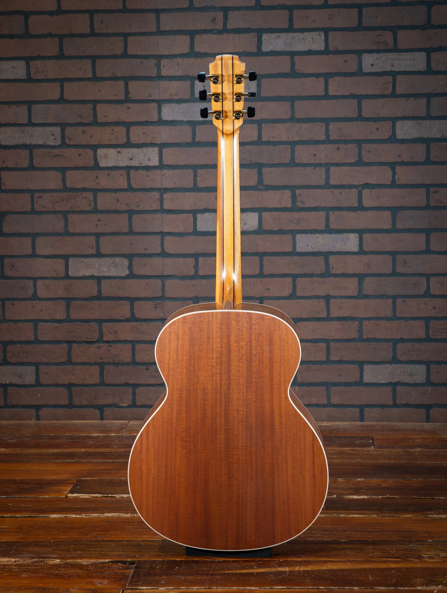 Lowden O-22 (Mahogany/Red Cedar)