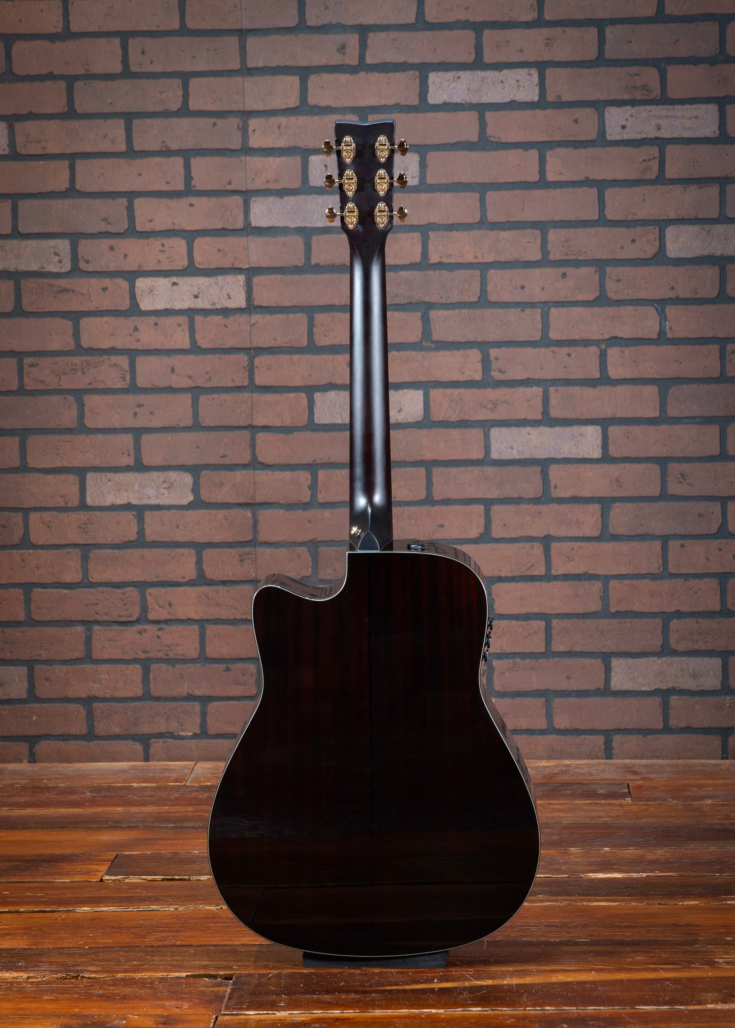 Yamaha TAG3C Sandburst Transacoustic Guitar