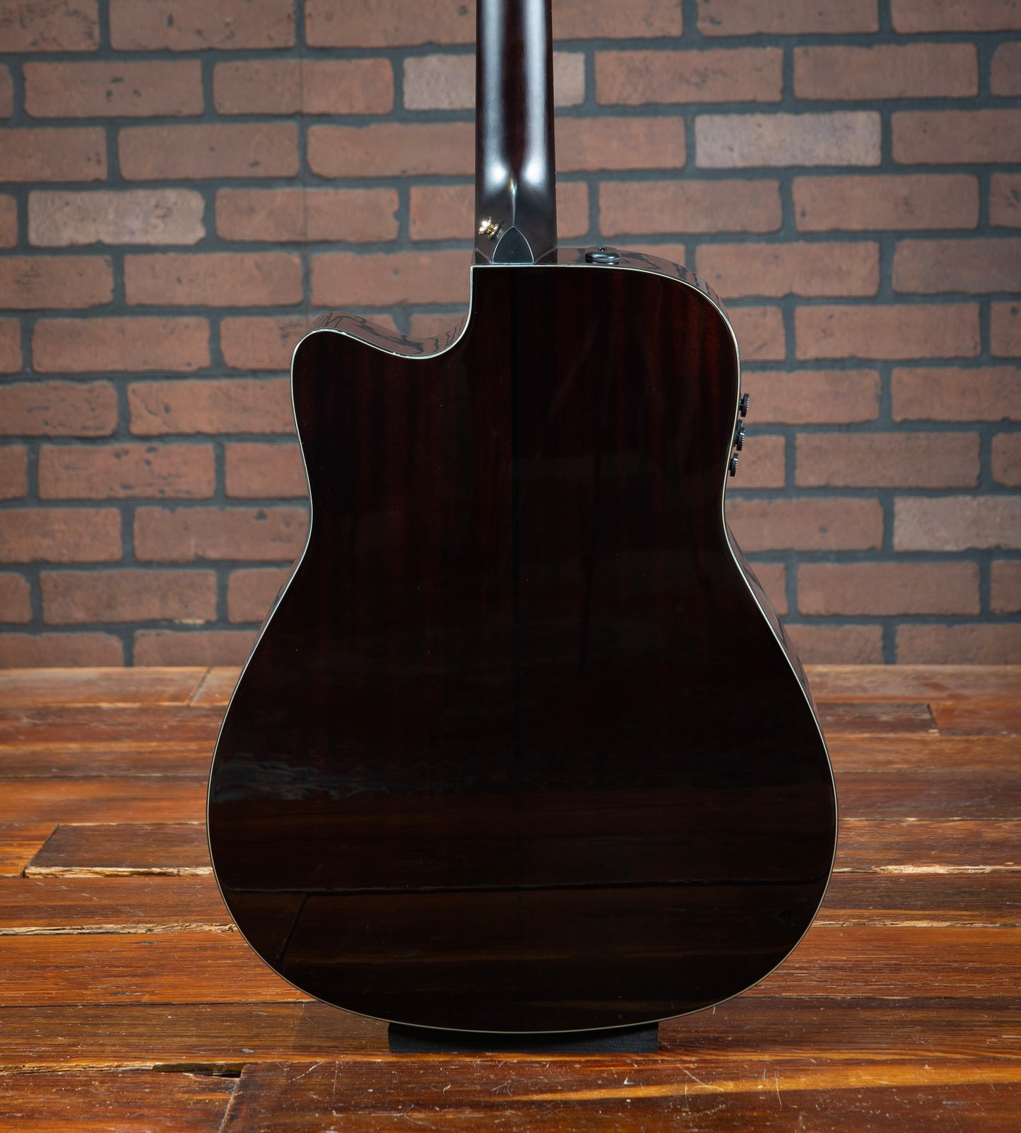 Yamaha TAG3C Sandburst Transacoustic Guitar