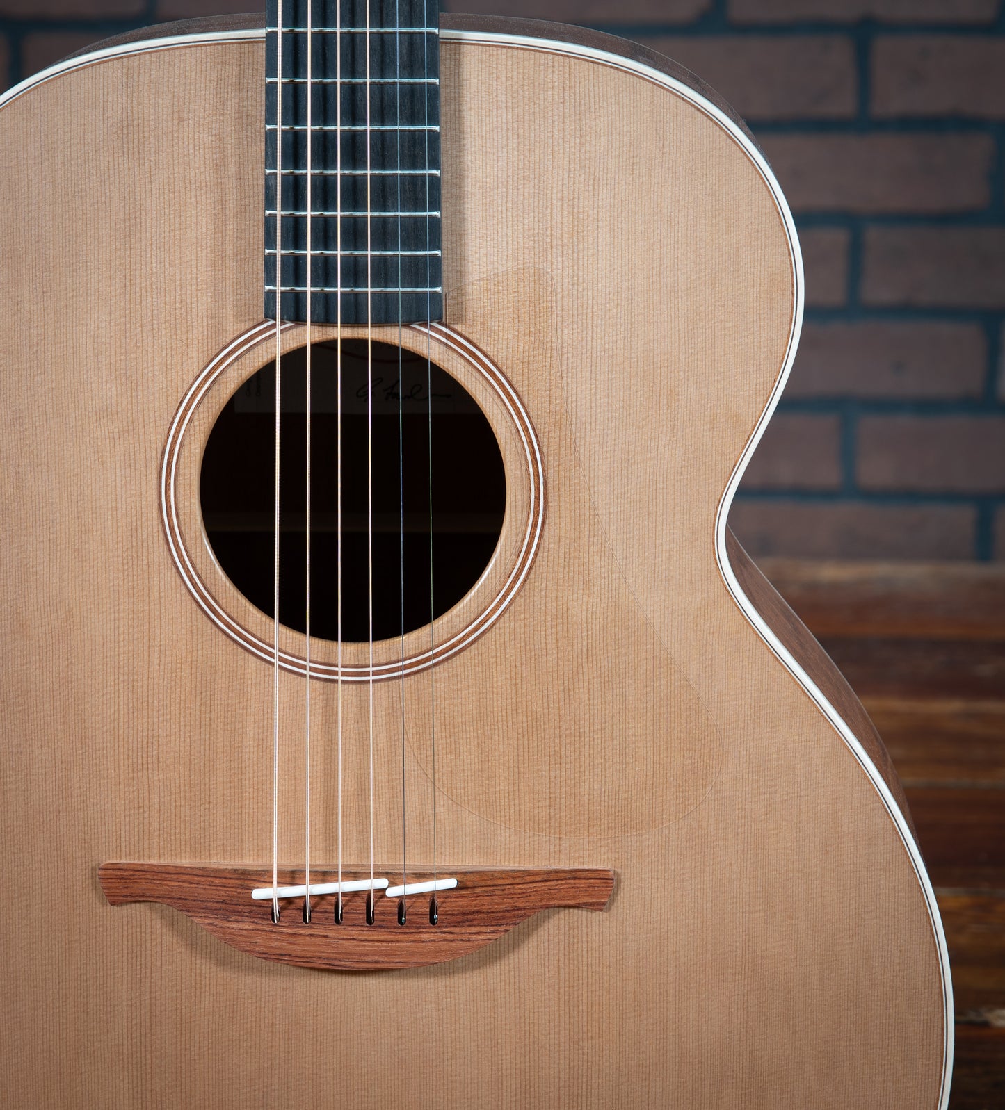 Lowden O-22 (Mahogany/Red Cedar)