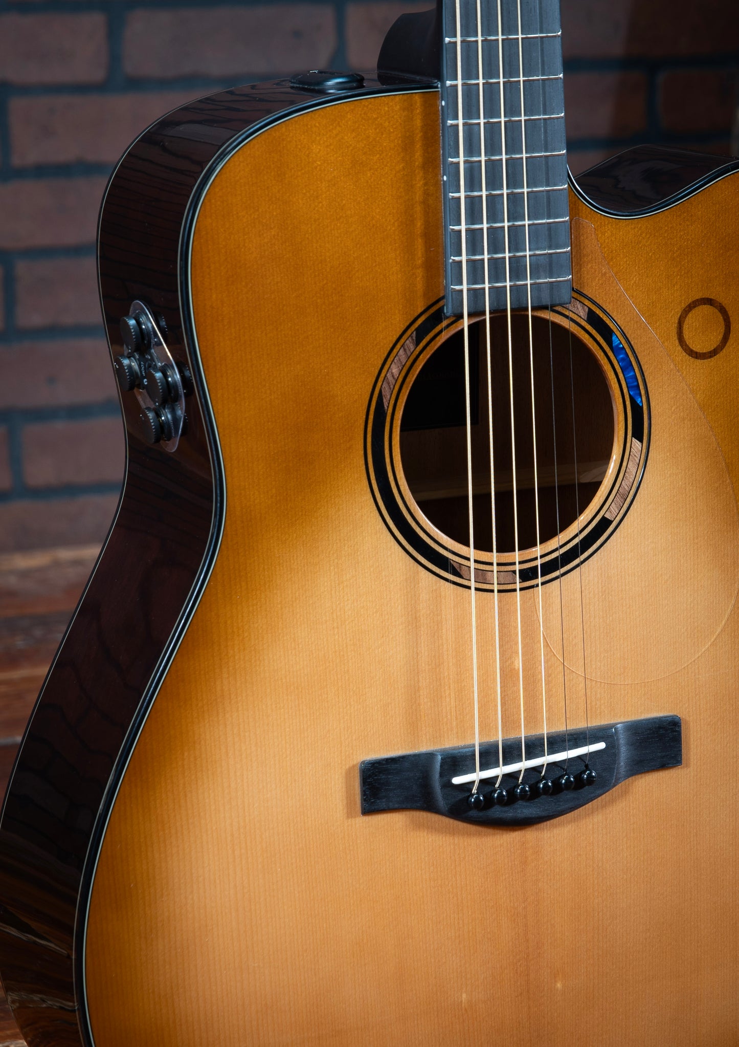 Yamaha TAG3C Sandburst Transacoustic Guitar