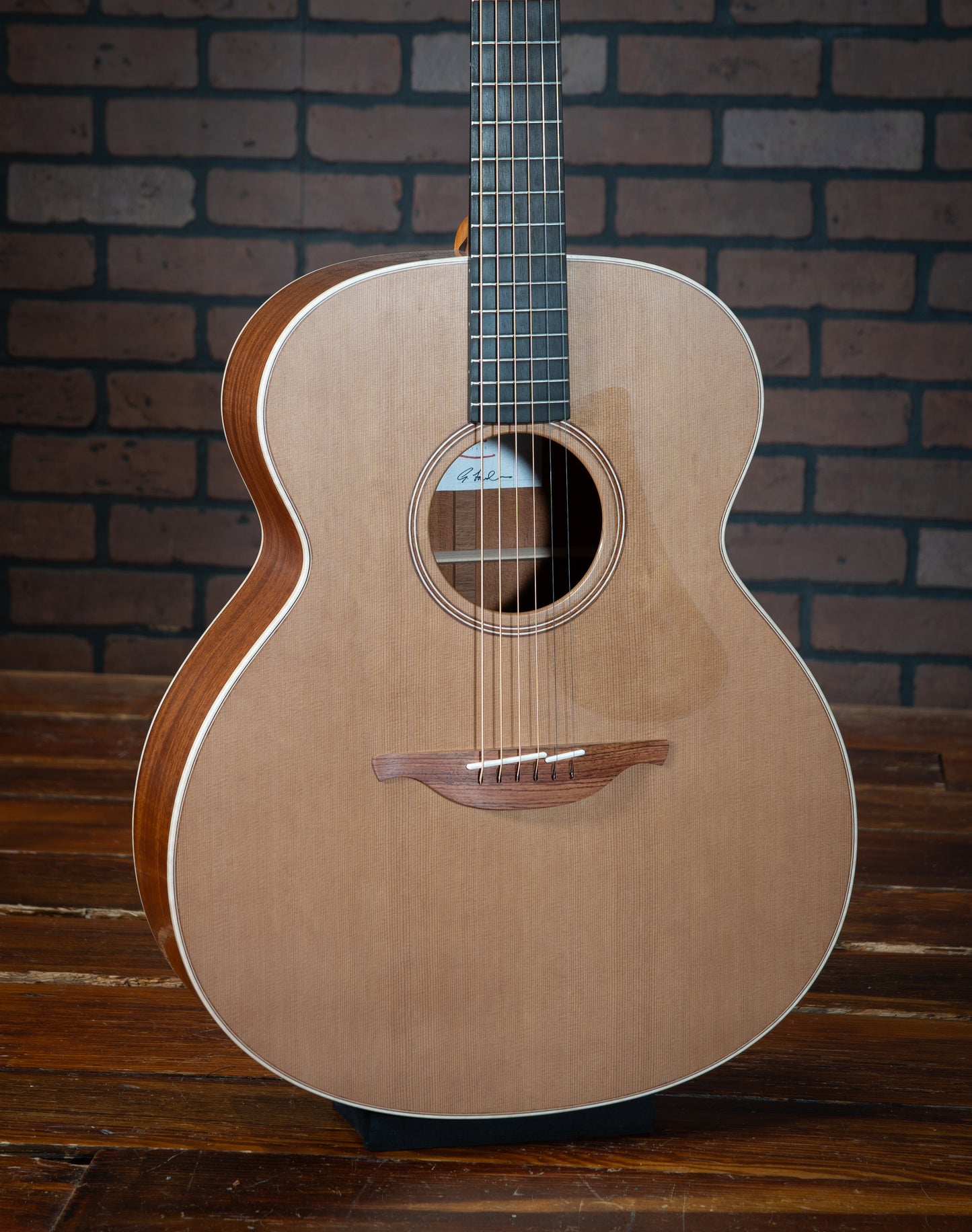 Lowden O-22 (Mahogany/Red Cedar)