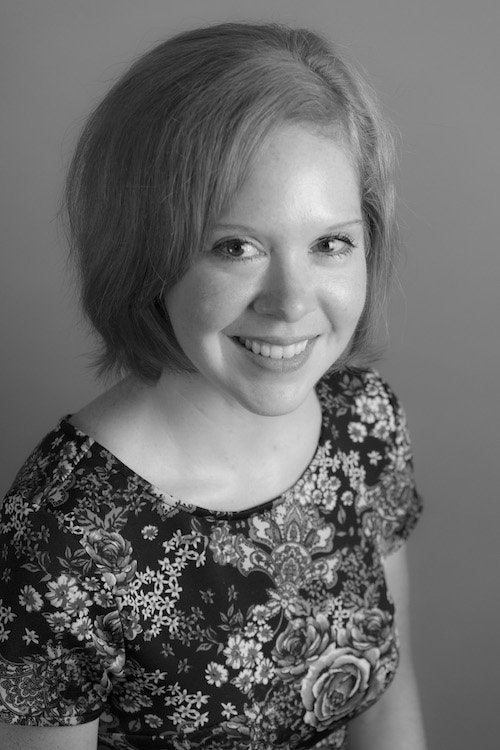 Beth Dingus teaches beginner and advanced piano lessons and voice lessons in Old Town Warrenton, Fauquier County Virginia.